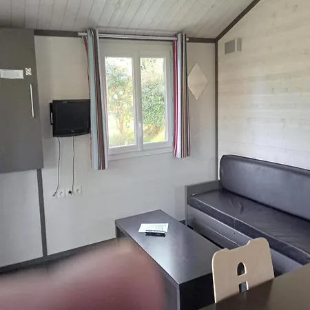 Spacious For 6 In Holiday home *