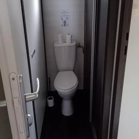 Spacious For 6 In Holiday home